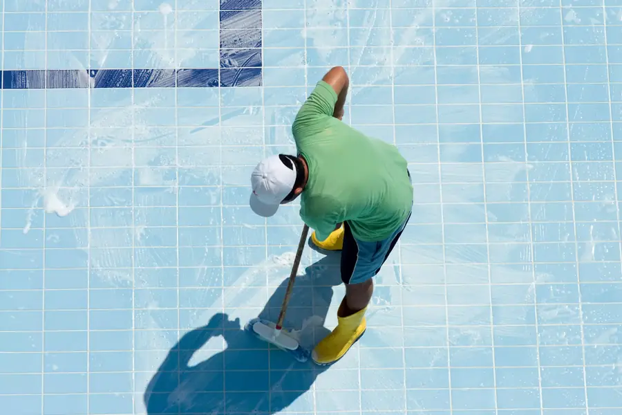 Ihr Reinigungsexperte rund um Ihre Schwimm- und Wellnessanlage